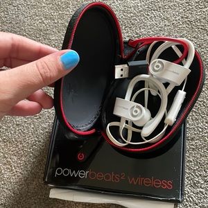 POWERBEATS 2 WIRELESS HEADPHONES